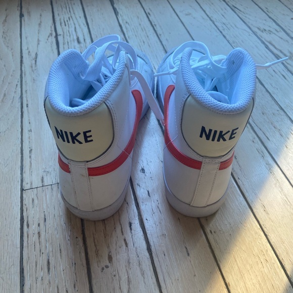 Nike Blazer Mid Hightop Sneakers - Picture 3 of 6
